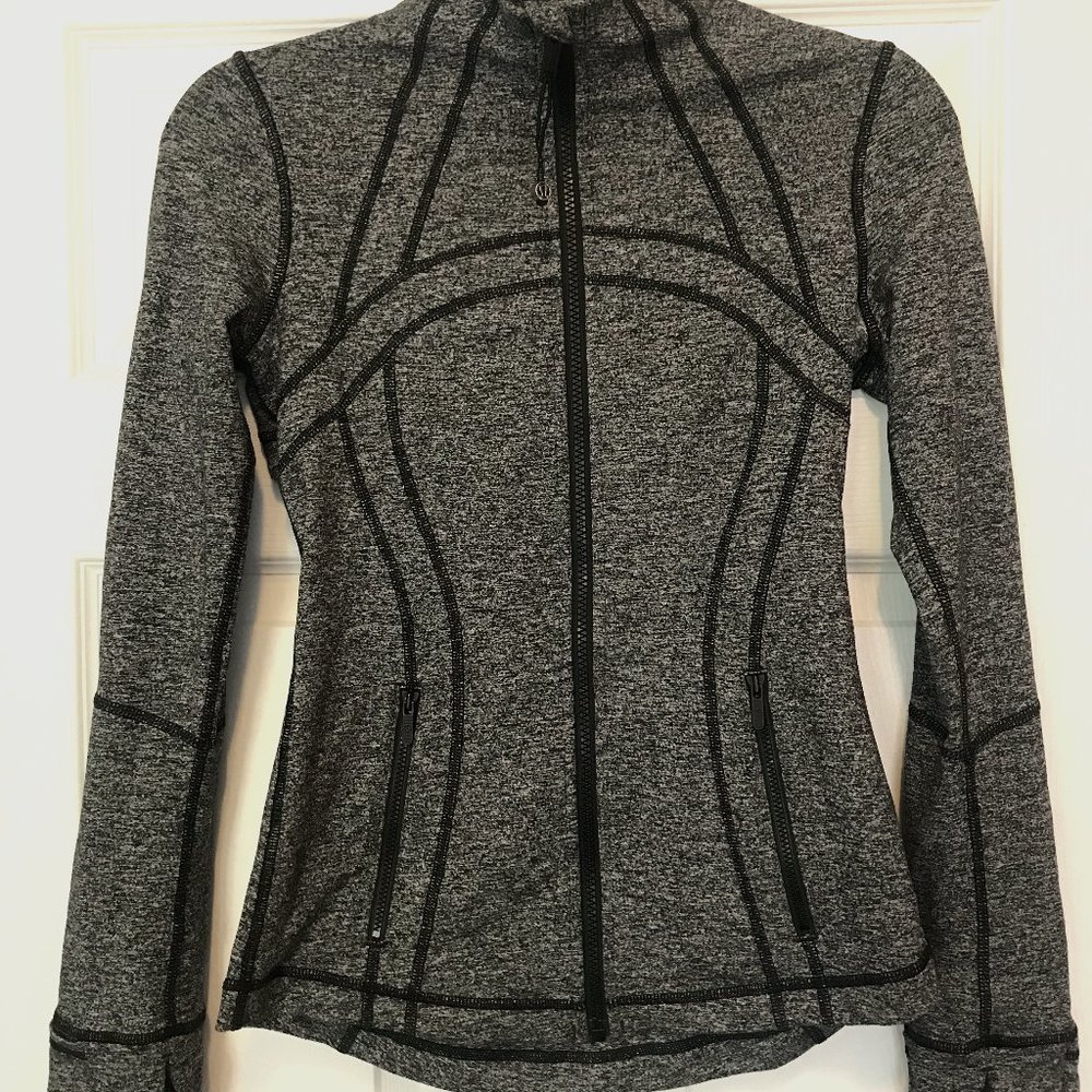 Lululemon Define Jacket Size 4 Black and White